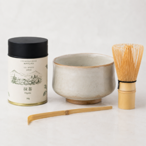 Matcha Starter Kit con matcha cerimoniale Uji, frusta di bambù, ciotola per matcha e cucchiaio chashaku